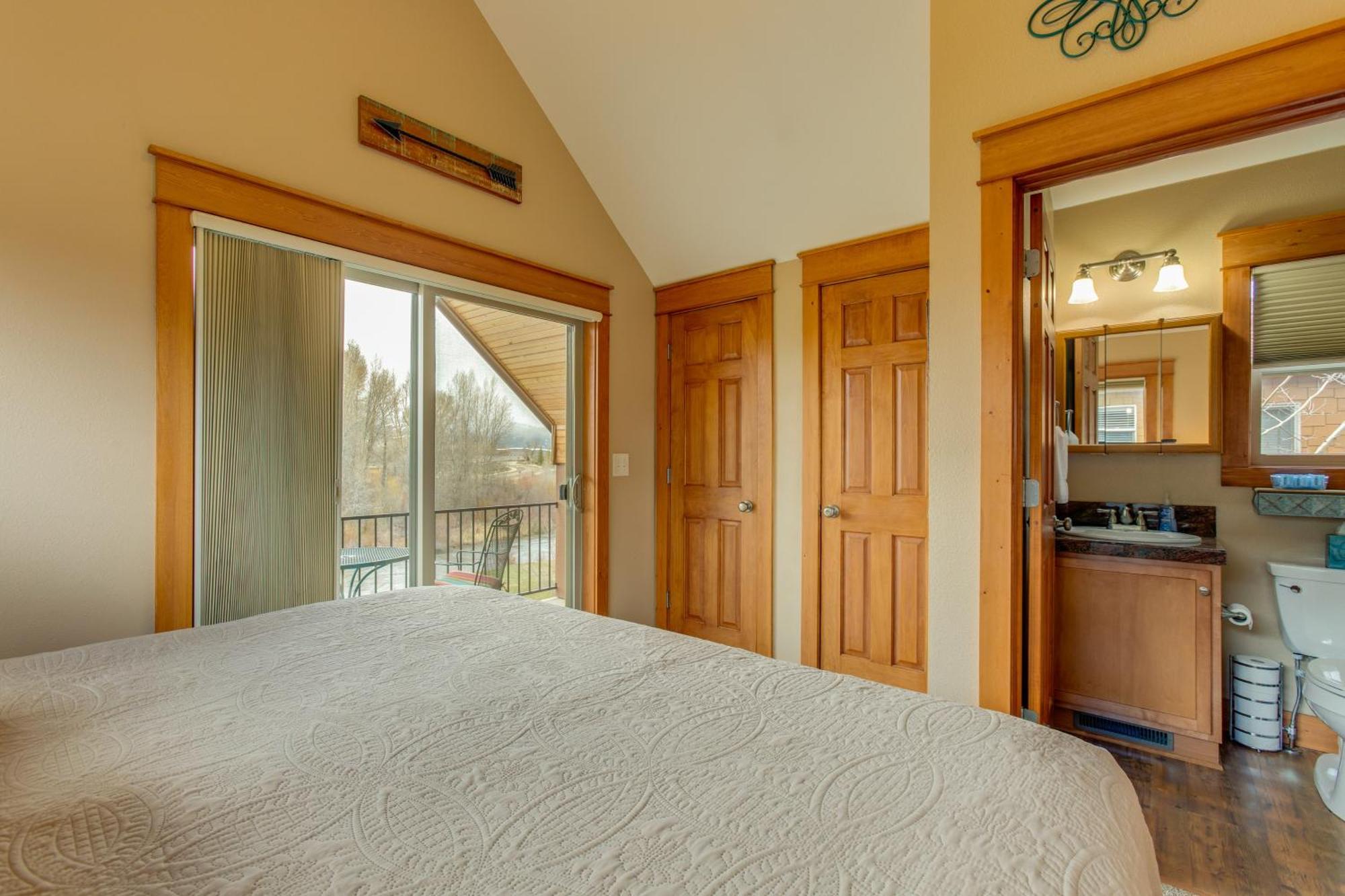 Riverfront Cabin About 4 Mi To Granby Ranch! ภายนอก รูปภาพ
