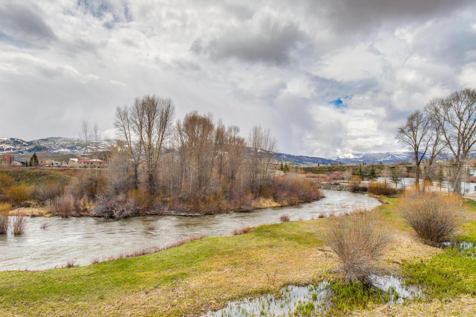 Riverfront Cabin About 4 Mi To Granby Ranch! ภายนอก รูปภาพ