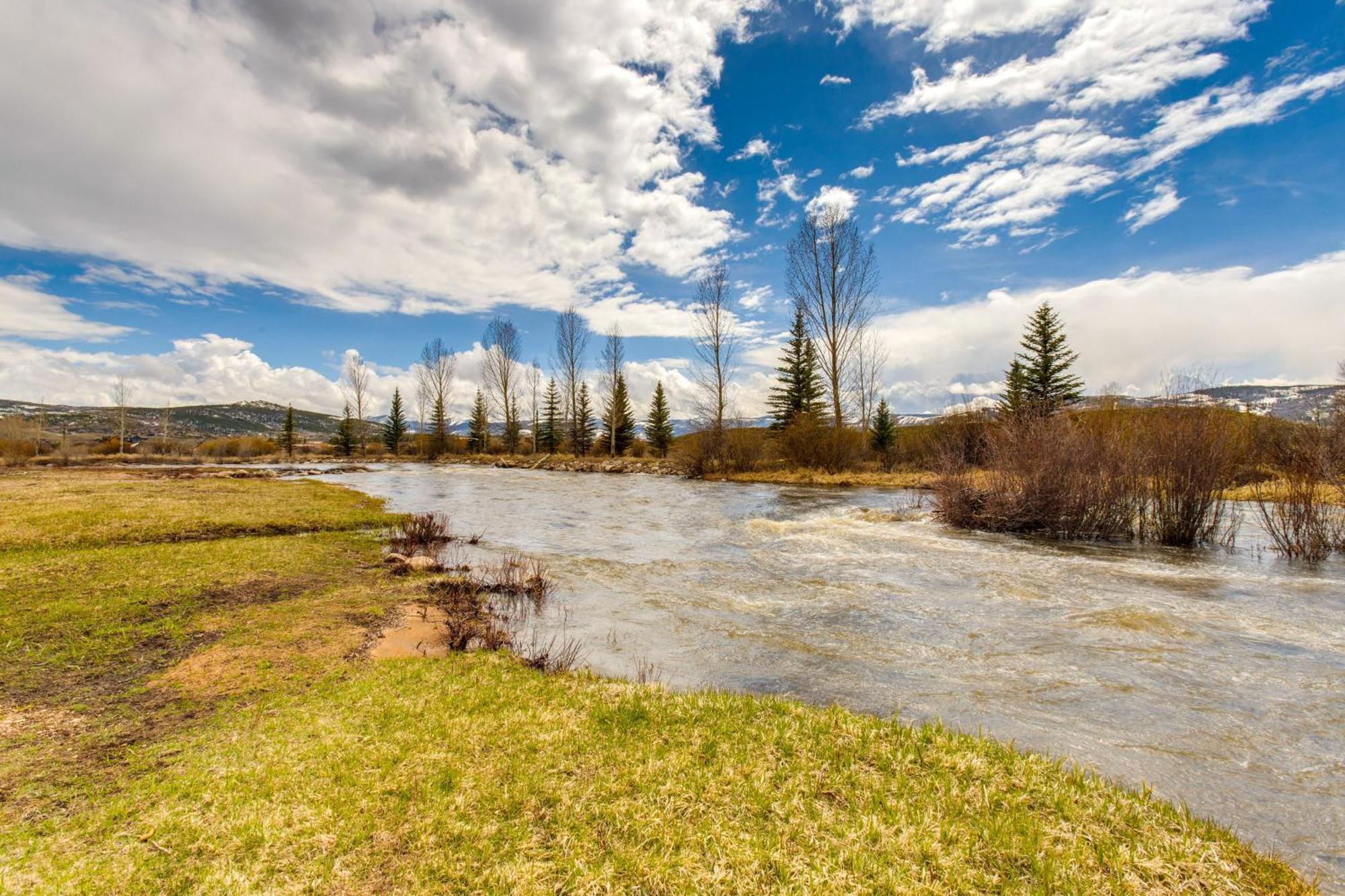 Riverfront Cabin About 4 Mi To Granby Ranch! ภายนอก รูปภาพ